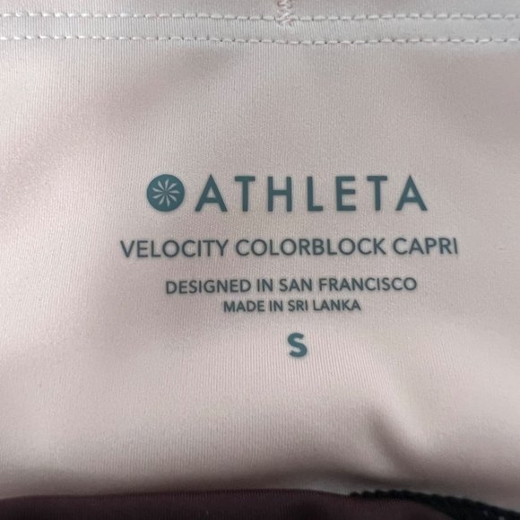 Athleta Velocity Stash Pocket Colorblock Capri Antique Burgundy Black size Small - Picture 11 of 14